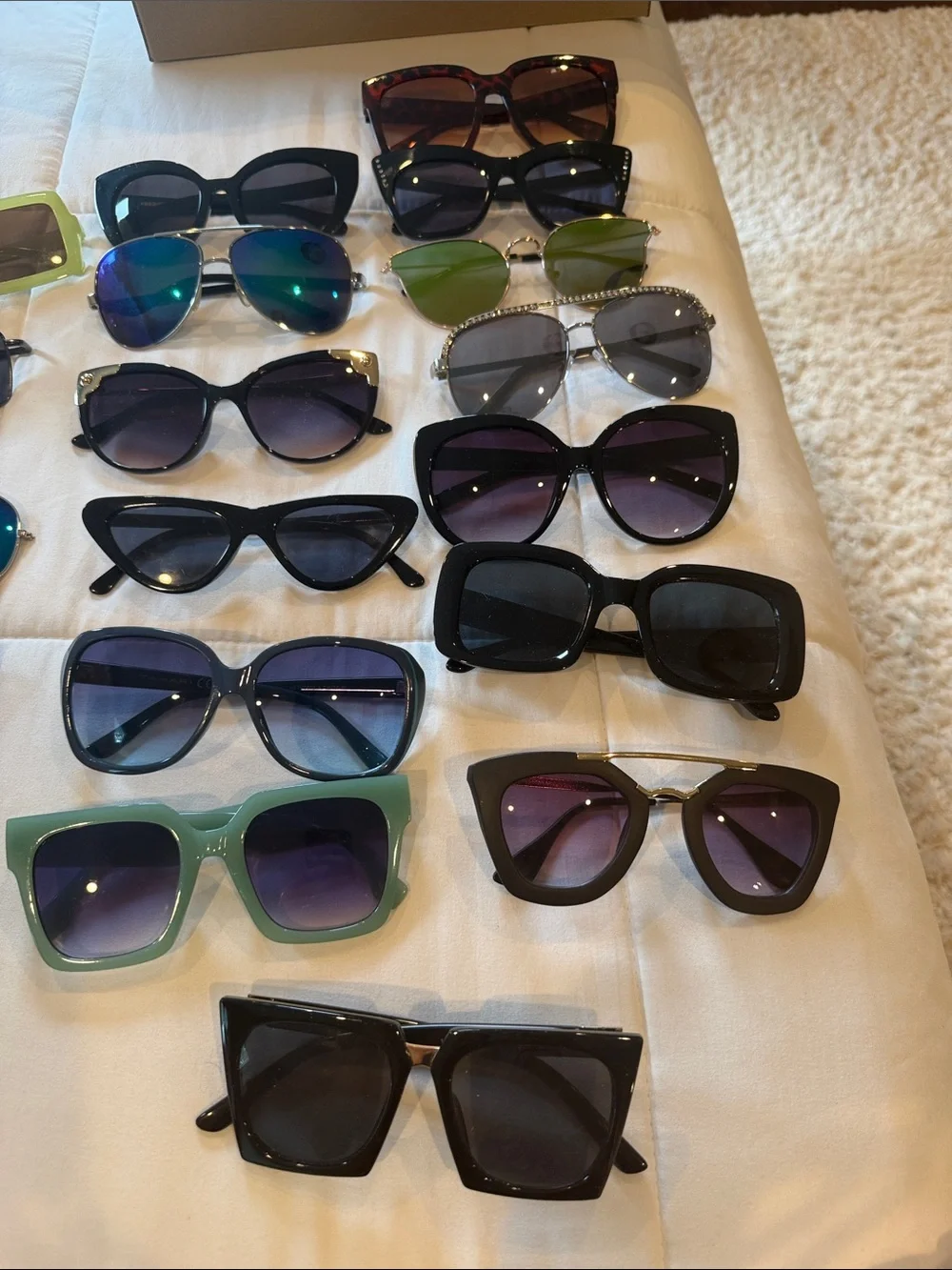Assorted Women's Fashion Sunglasses - Black, Green, Blue, Tortoiseshell, Yellow